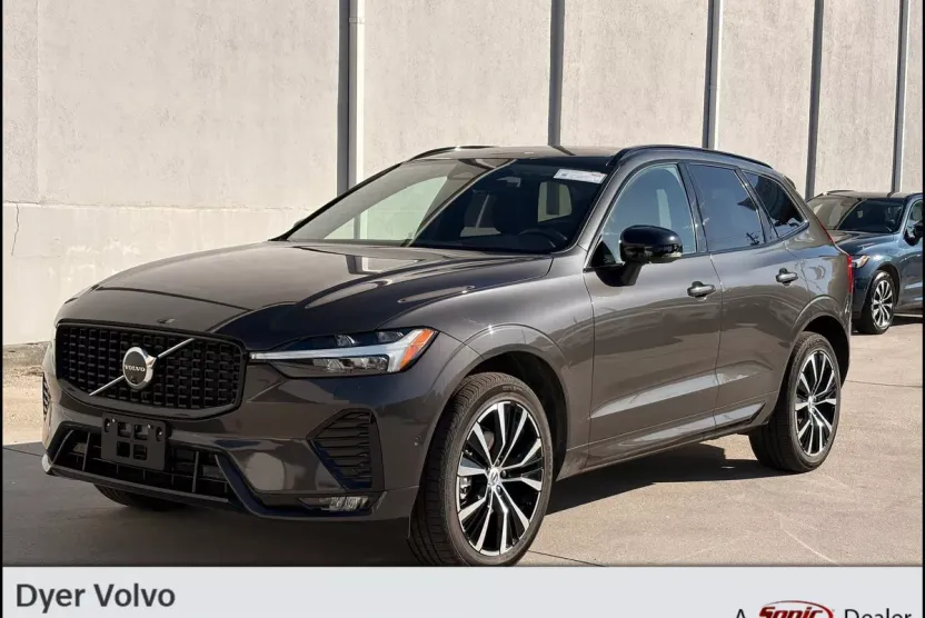 2025 Volvo XC60 Plus photo 1