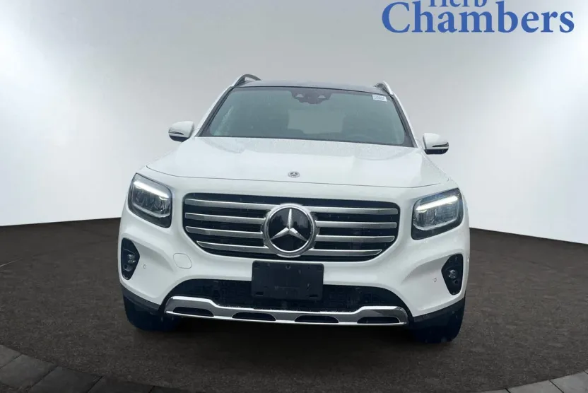 2024 Mercedes Benz GLB 250 4MATIC photo 1