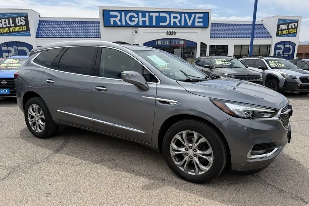 2021 Buick Enclave Avenir photo 1