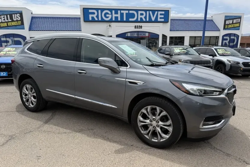 2021 Buick Enclave Avenir photo 1