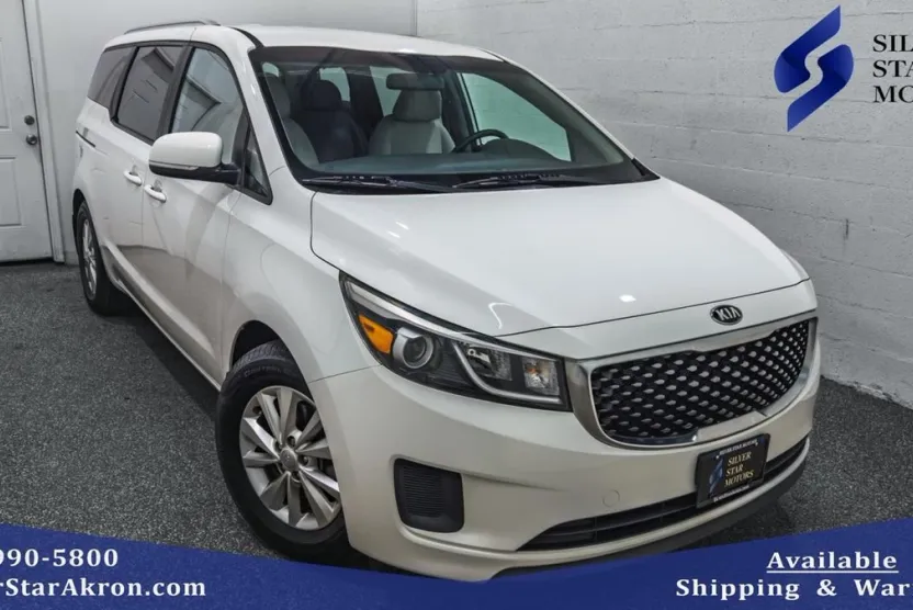 2016 Kia Sedona LX photo 1