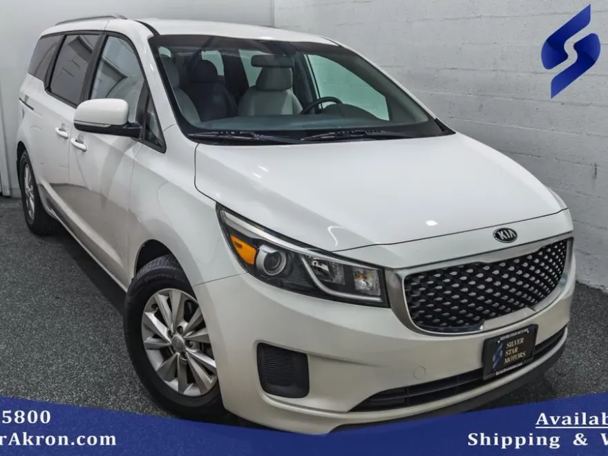 2016 Kia Sedona LX photo 1