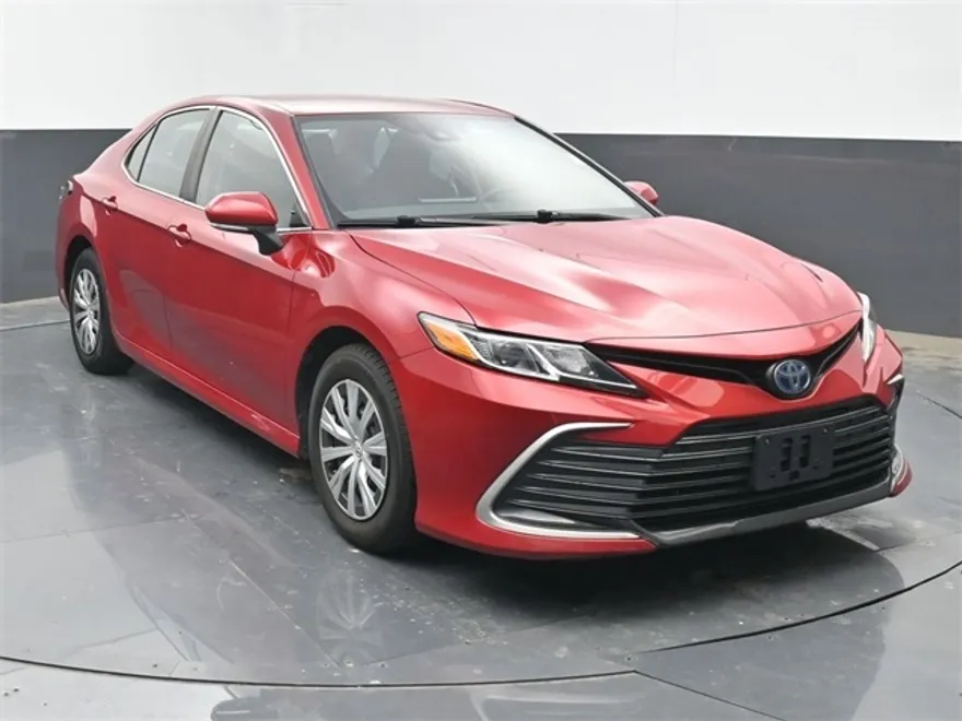 2023 Toyota Camry Hybrid LE photo 1