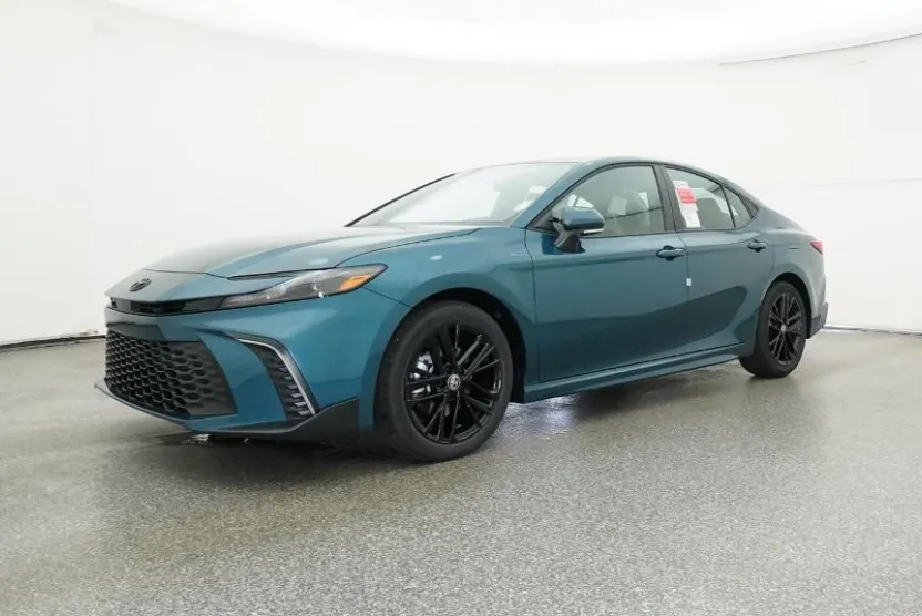 2026 Toyota Camry SE photo 1