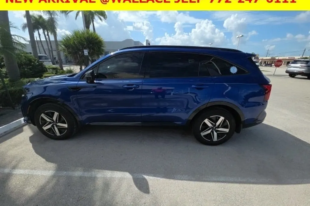 2023 Kia Sorento S photo 1
