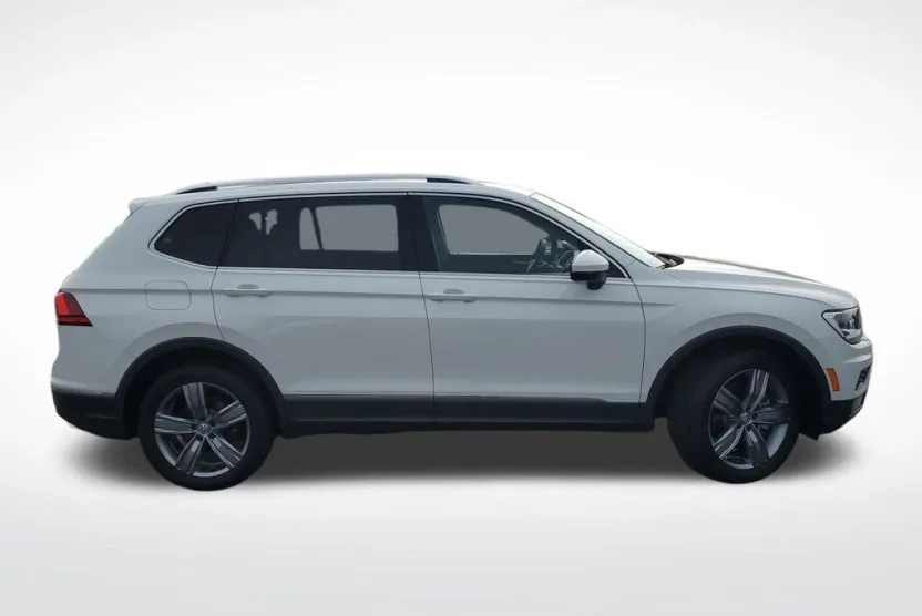 2021 Volkswagen Tiguan R-Line Black SEL photo 1