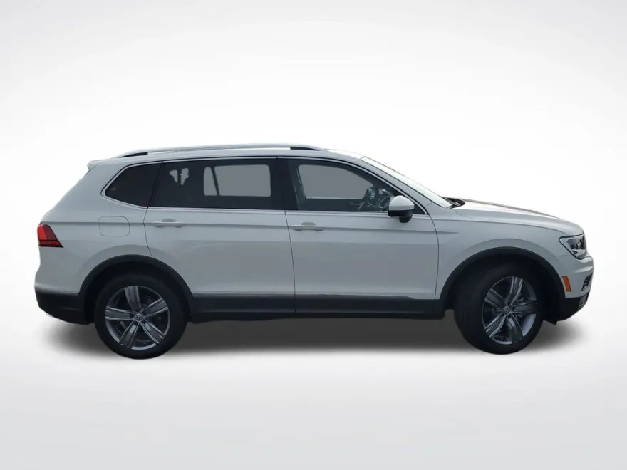 2021 Volkswagen Tiguan R-Line Black SEL photo 1