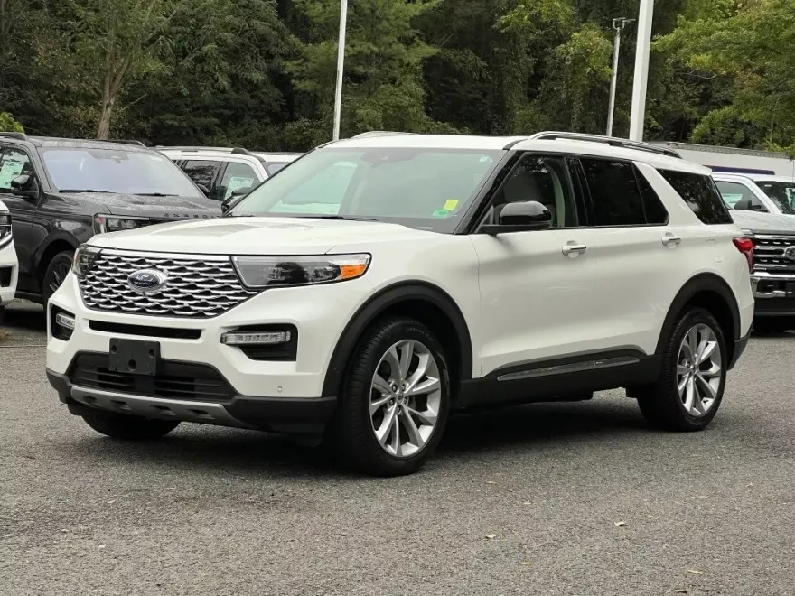 2021 Ford Explorer Platinum photo 1
