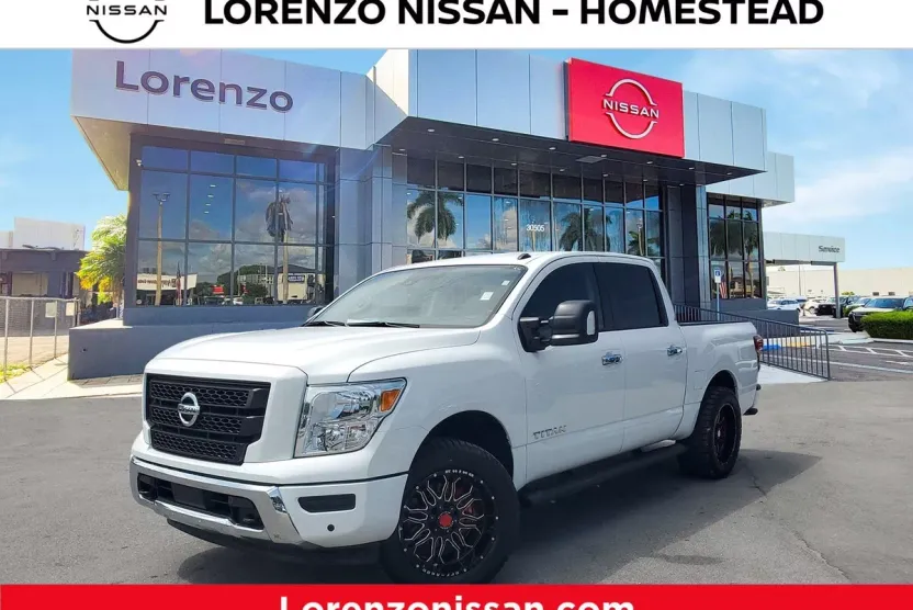 2021 Nissan Titan SV photo 1
