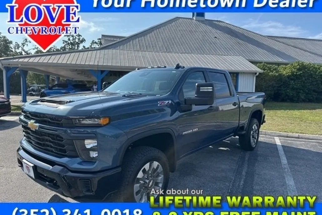 2025 Chevrolet Silverado 2500HD Custom photo 1