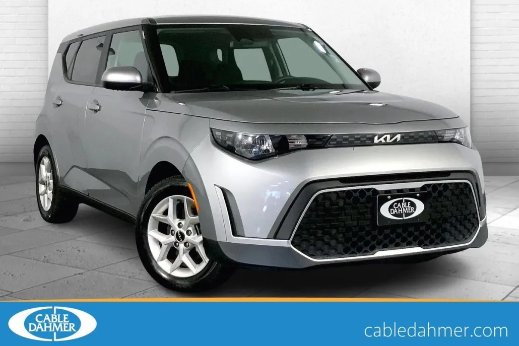 2023 Kia Soul LX photo 1
