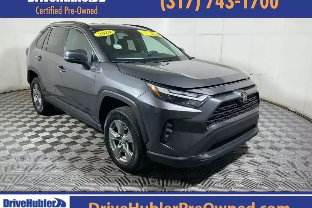 2024 Toyota RAV4 XLE photo 1
