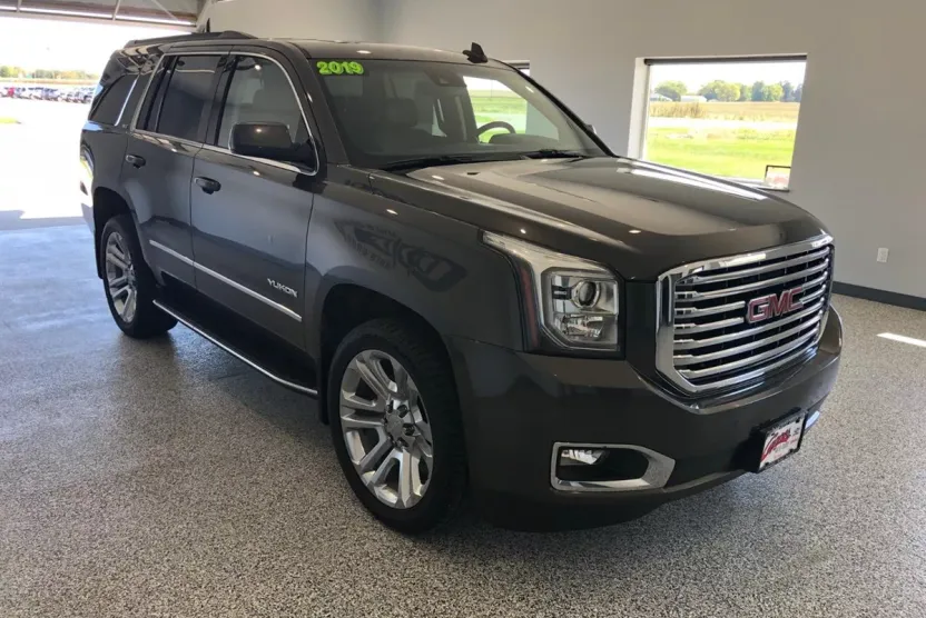 2019 Gmc Yukon SLT photo 1