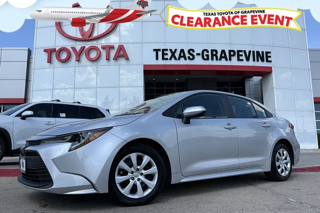 2024 Toyota Corolla LE photo 1