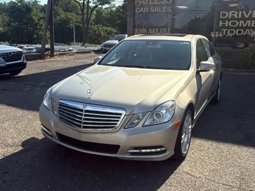 2013 Mercedes Benz E 350 Sedan photo 1