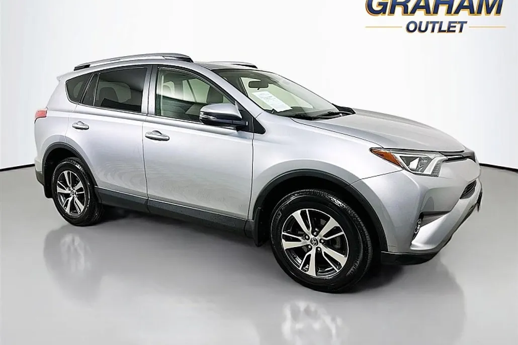 2018 Toyota RAV4 XLE photo 1