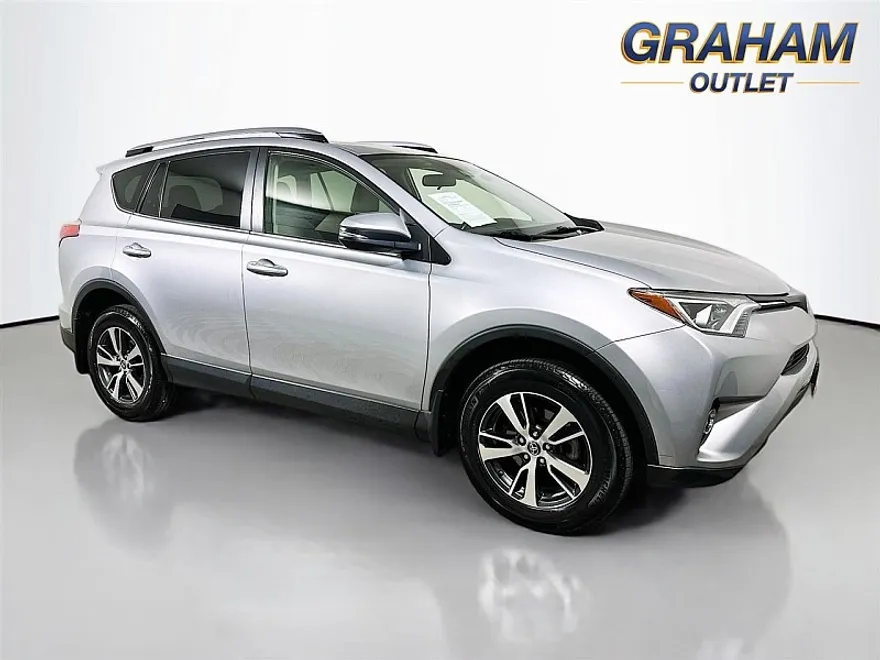 2018 Toyota RAV4 XLE photo 1