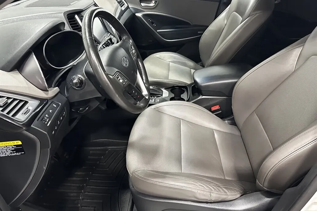2016 Hyundai Santa Fe Limited photo 1