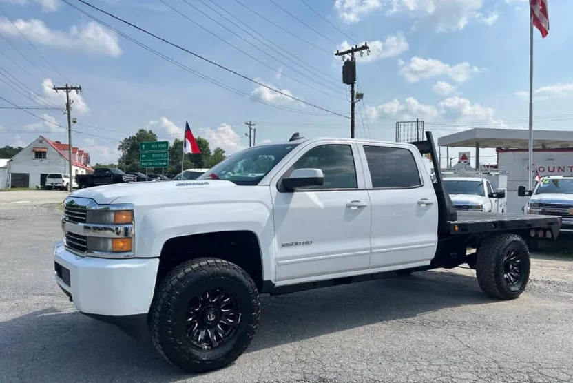 2015 Chevrolet Silverado 2500HD LT photo 1