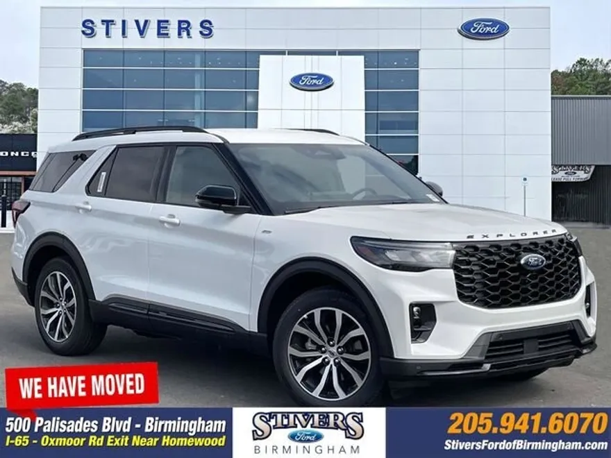 2025 Ford Explorer ST-Line photo 1
