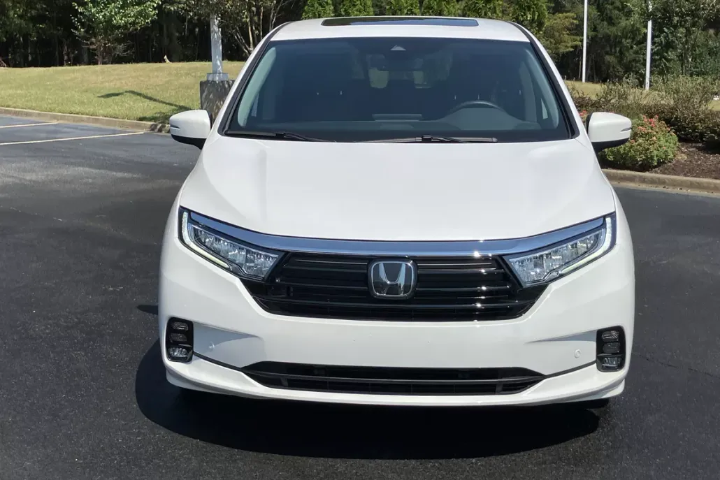 2024 Honda Odyssey Touring photo 1