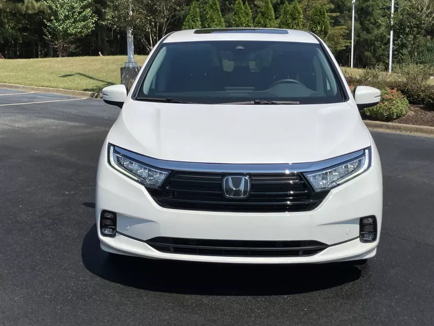 2024 Honda Odyssey Touring photo 1