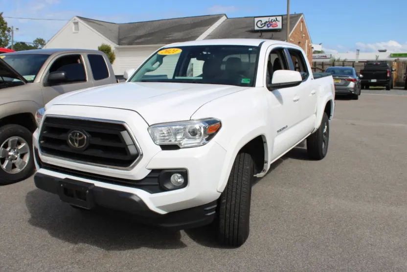 2021 Toyota Tacoma Double Cab SR5 photo 1