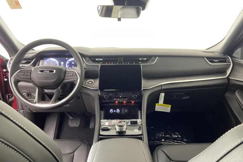 2025 Jeep Grand Cherokee Limited photo 1