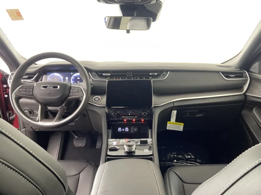 2025 Jeep Grand Cherokee Limited photo 1