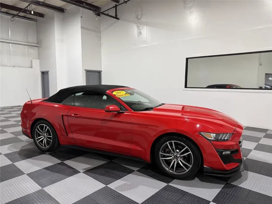 2017 Ford Mustang EcoBoost Premium photo 1