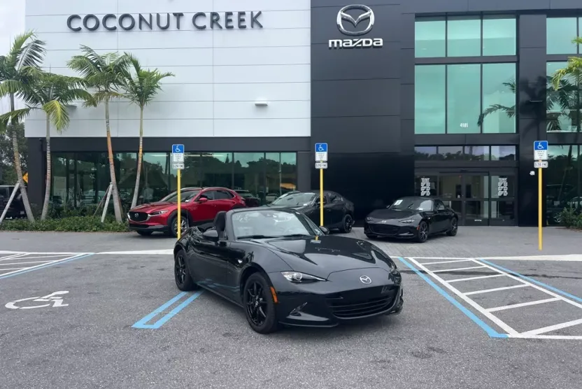 2020 Mazda MX-5 Miata Miata Sport photo 1