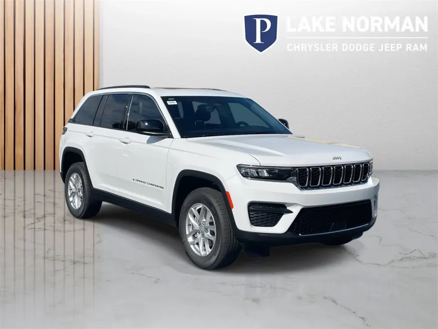 2025 Jeep Grand Cherokee Laredo X photo 1