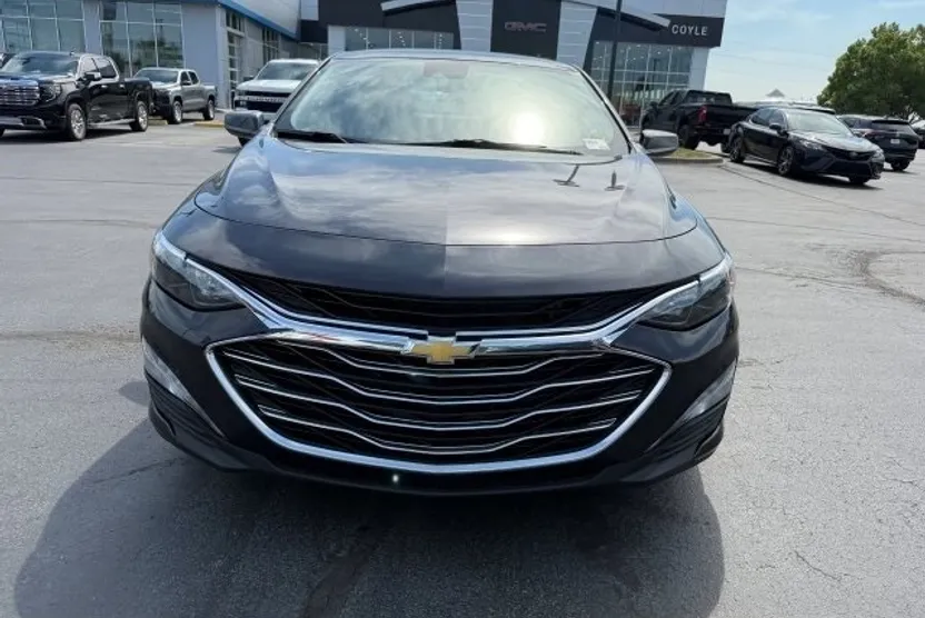 2023 Chevrolet Malibu 1LT photo 1