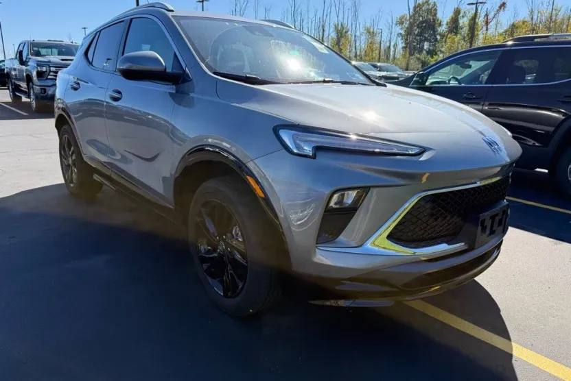 2024 Buick Encore GX Sport Touring photo 1