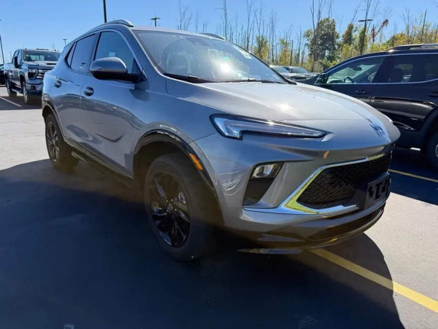2024 Buick Encore GX Sport Touring photo 1