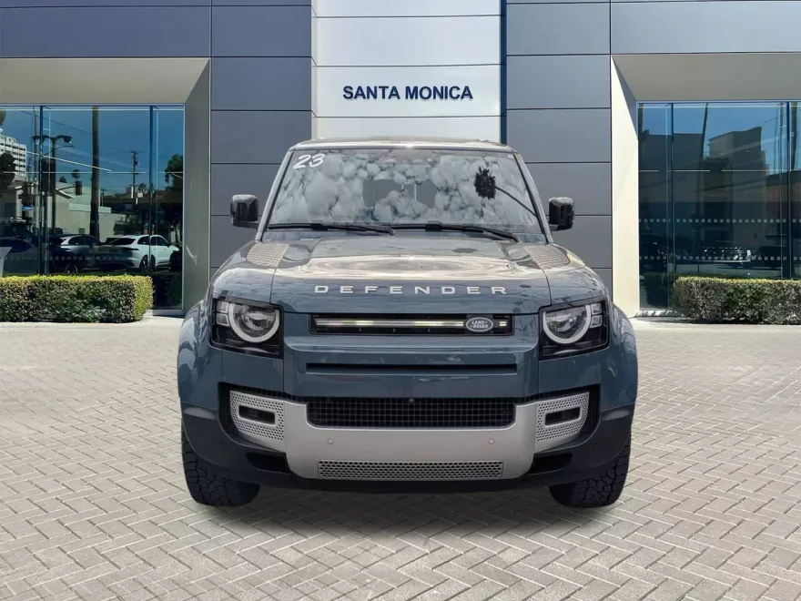 2023 Land Rover Defender 110 photo 1