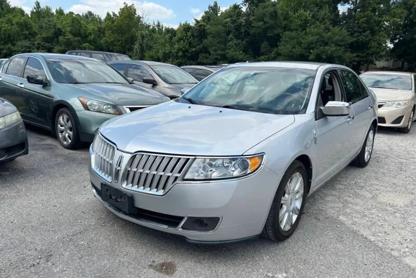 2011 Lincoln MKZ photo 1