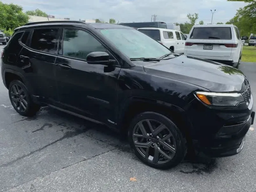 2025 Jeep Compass Limited photo 1