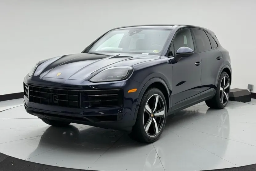 2025 Porsche Cayenne Base photo 1
