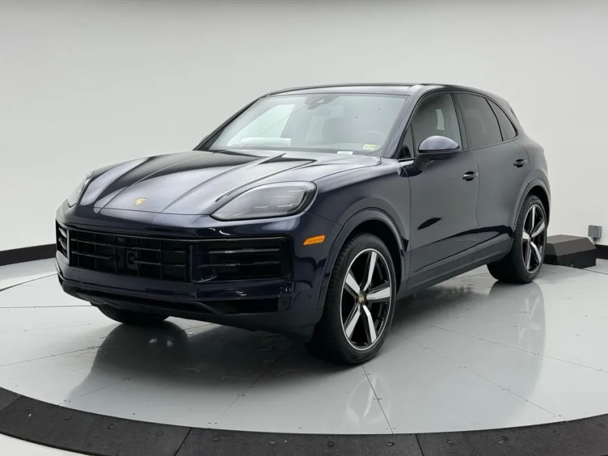 2025 Porsche Cayenne Base photo 1