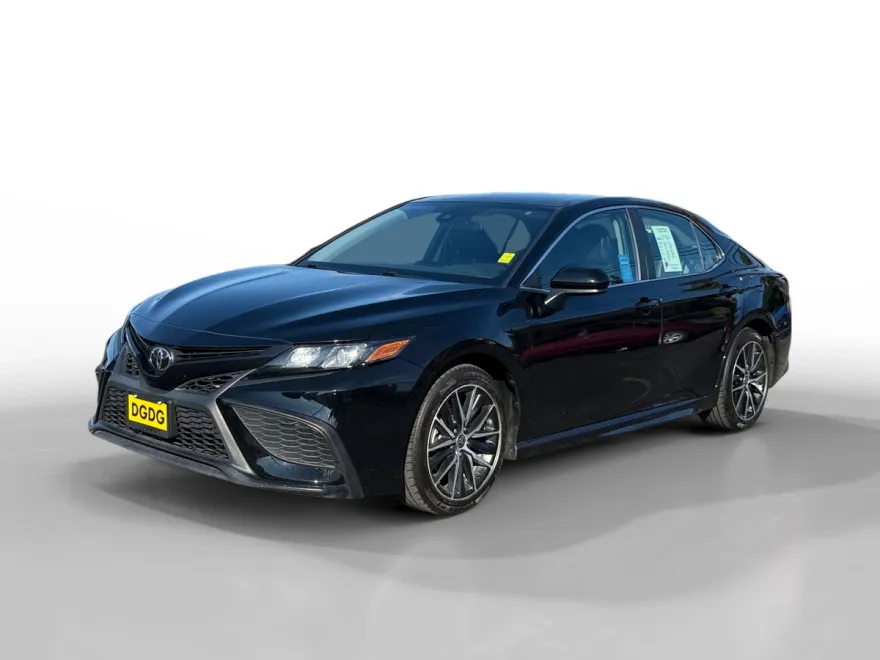 2021 Toyota Camry SE photo 1