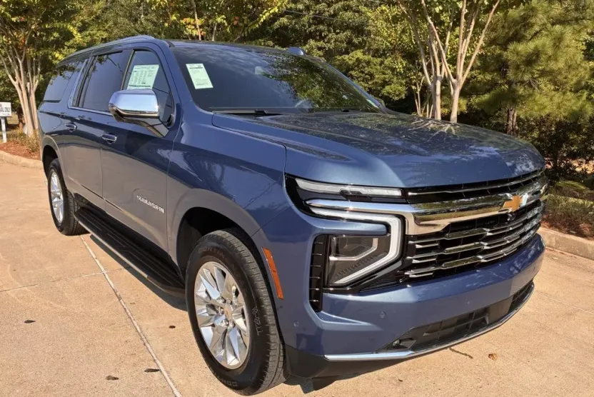 2026 Chevrolet Suburban Premier photo 1
