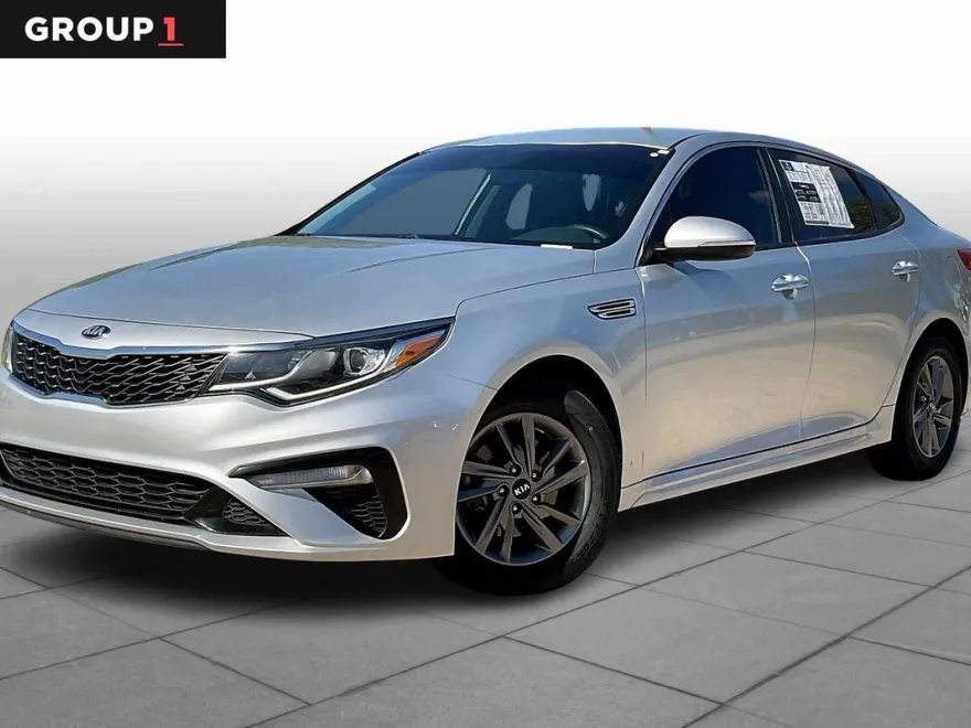 2020 Kia Optima LX photo 1