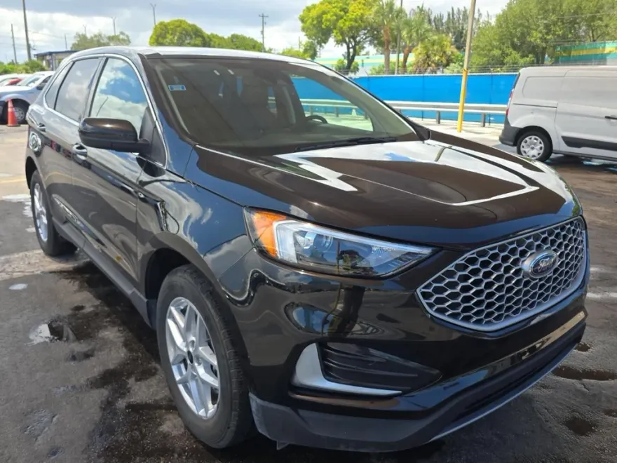 2024 Ford Edge SEL photo 1
