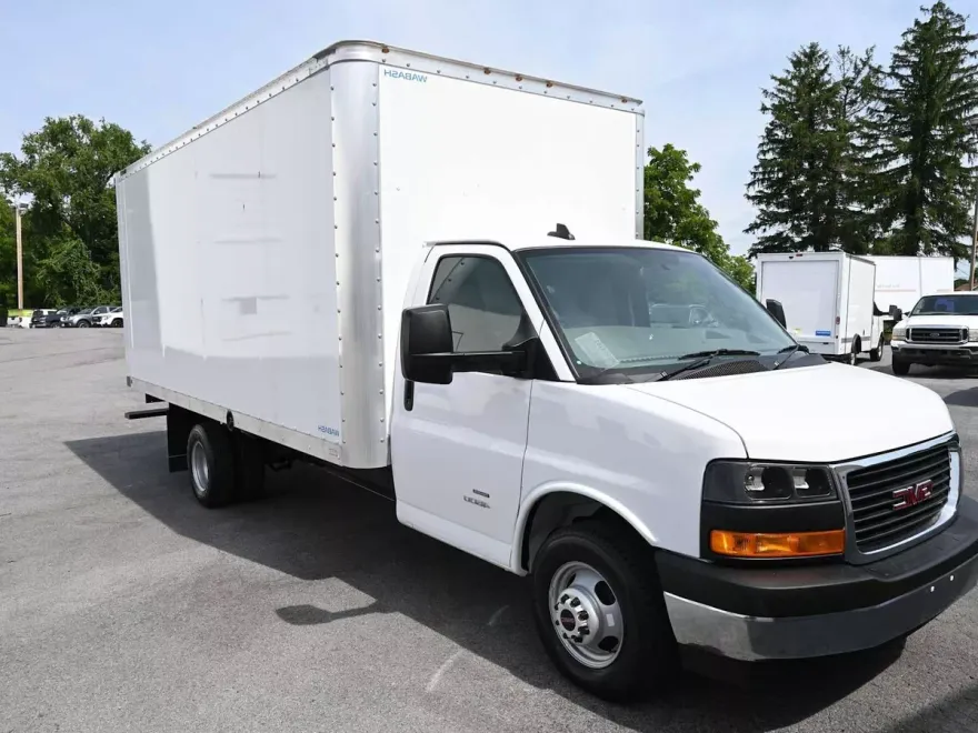 2023 Gmc Savana Cutaway photo 1