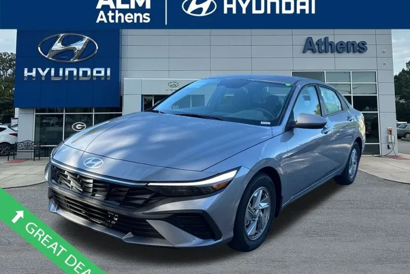 2025 Hyundai Elantra SE photo 1