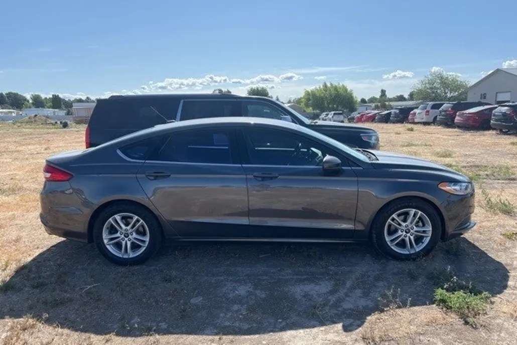 2018 Ford Fusion SE photo 1