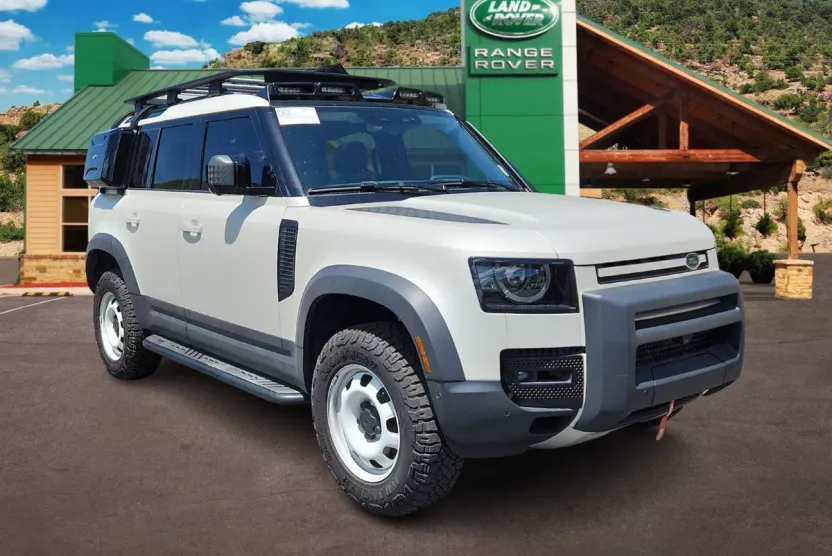 2024 Land Rover Defender 110 S photo 1