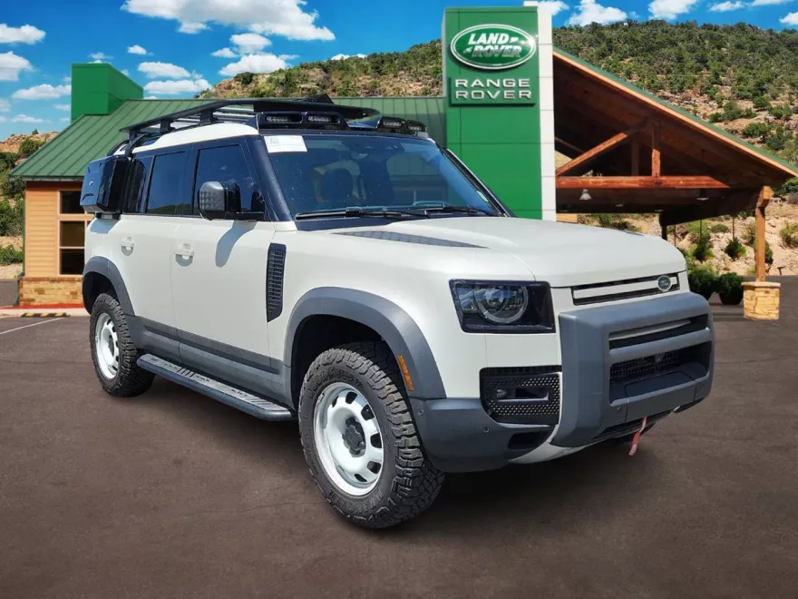 2024 Land Rover Defender 110 S photo 1