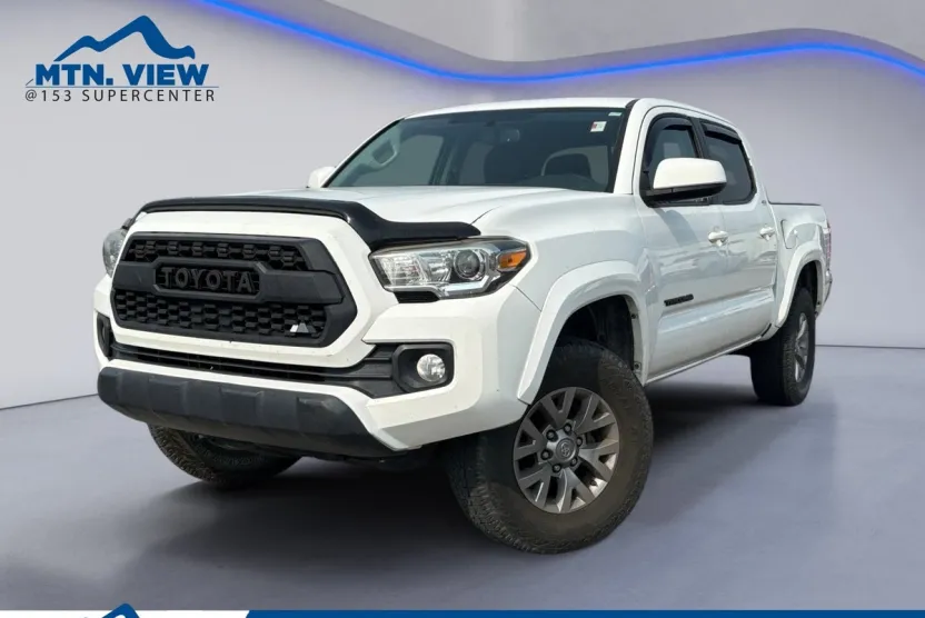 2017 Toyota Tacoma SR5 photo 1